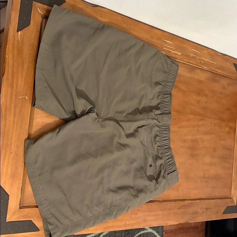 The North Face NWOT Men's Cargo Shorts Size XXL